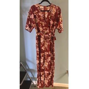 Floral vneck, half sleeve jumper.